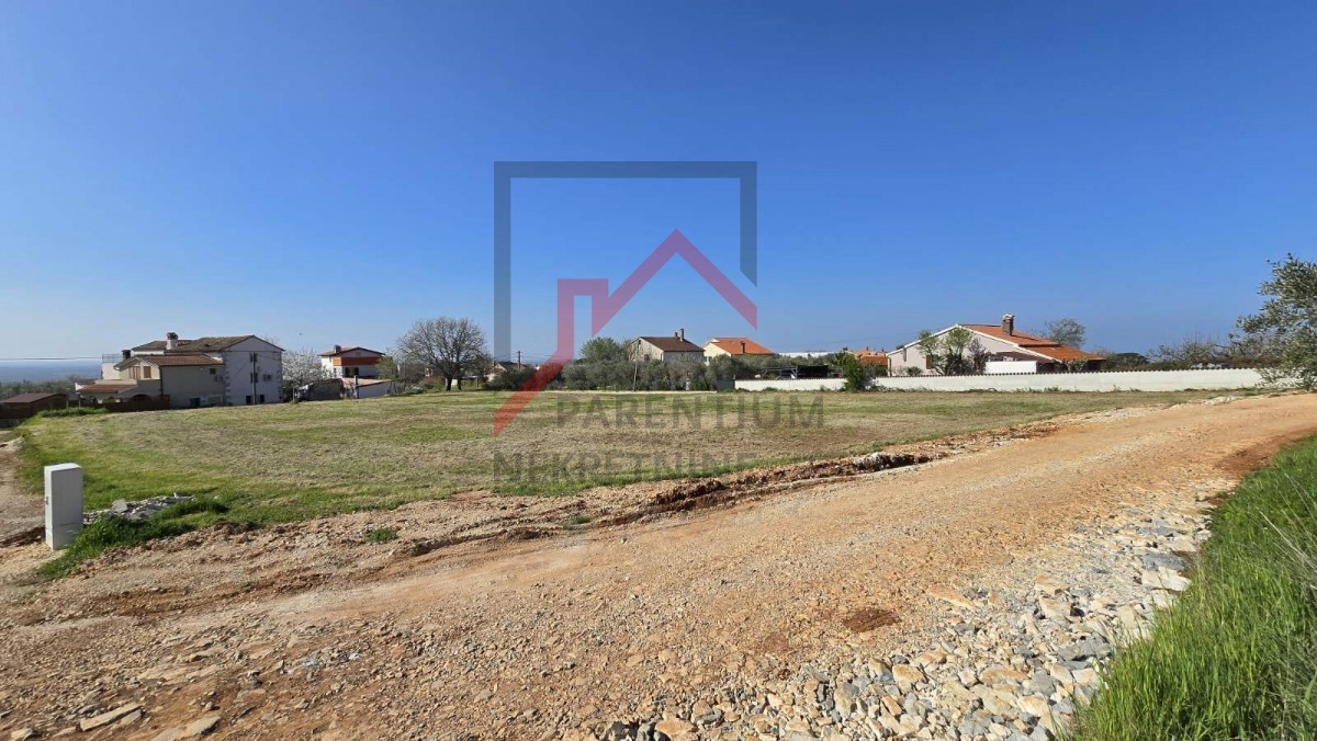 Istria, zona di Parenzo - Terreno paradisiaco per il tuo investimento - 1473 m2 di potenziale edificabile
