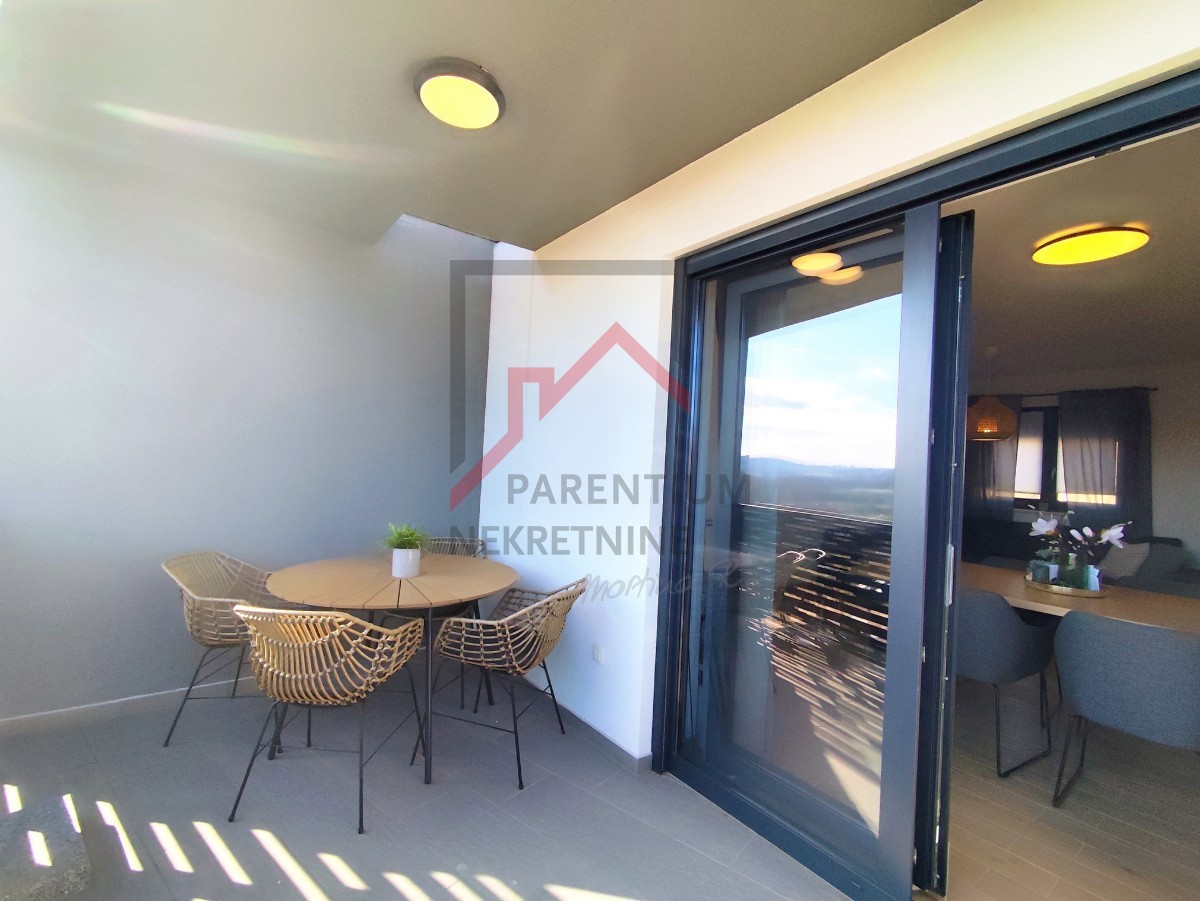 Istria, Parenzo - Appartamento moderno in un villaggio tranquillo, ideale per vivere e investire