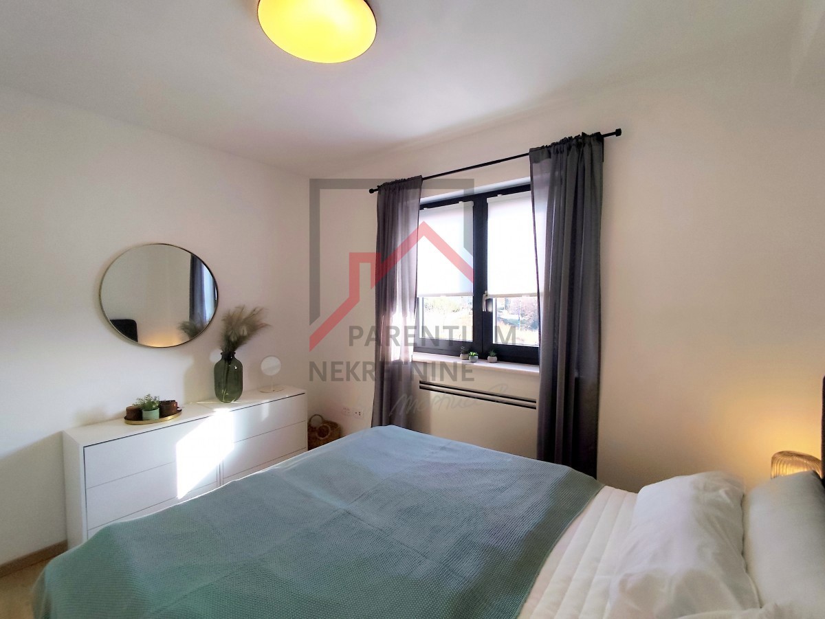 Istria, Parenzo - Appartamento moderno in un villaggio tranquillo, ideale per vivere e investire