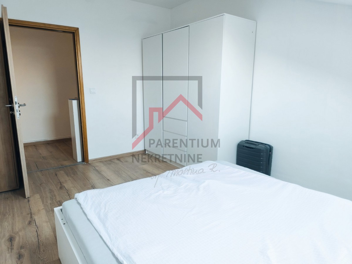 Istria, centro di Parenzo - appartamento ristrutturato con loggia, a 300 m dal mare