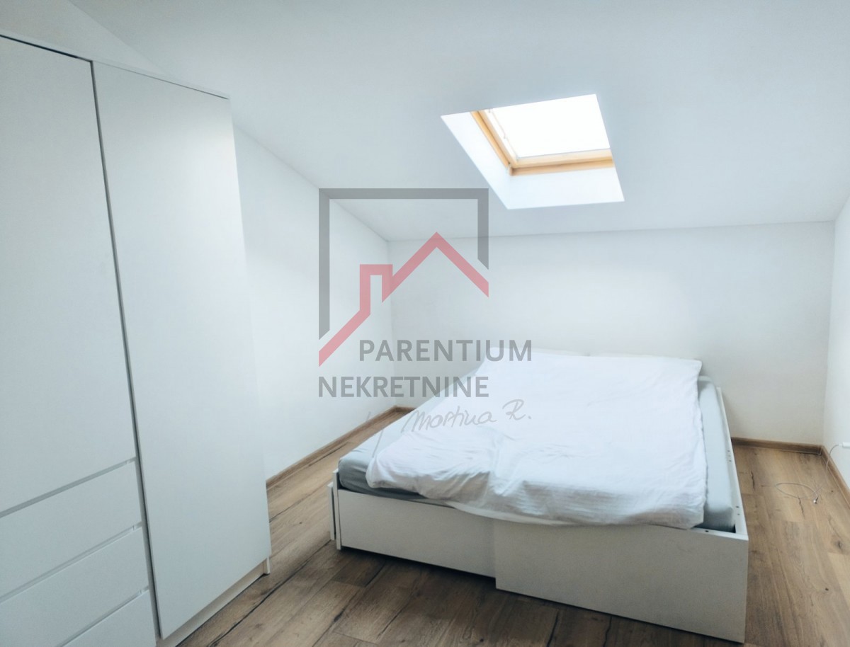 Istria, centro di Parenzo - appartamento ristrutturato con loggia, a 300 m dal mare