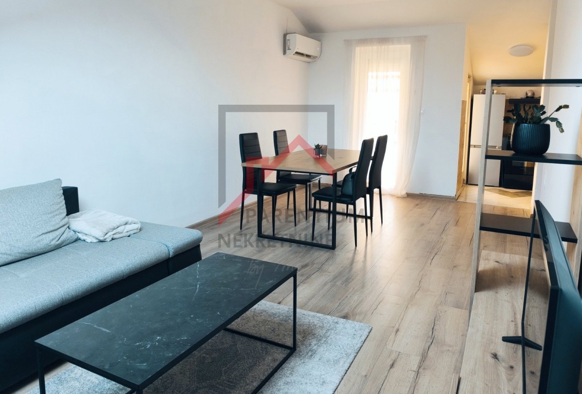 Istria, centro di Parenzo - appartamento ristrutturato con loggia, a 300 m dal mare