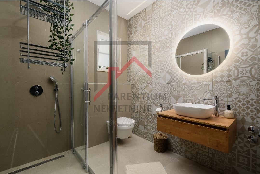 Rovigno, dintorni, casa di nuova costruzione con monolocale