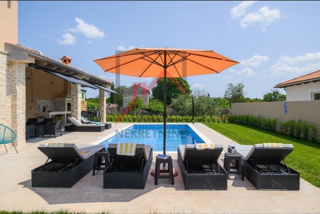 Rovigno, dintorni, casa di nuova costruzione con monolocale