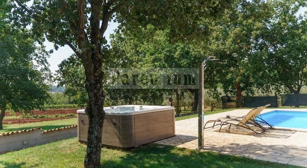 Bella casa in un villaggio tranquillo