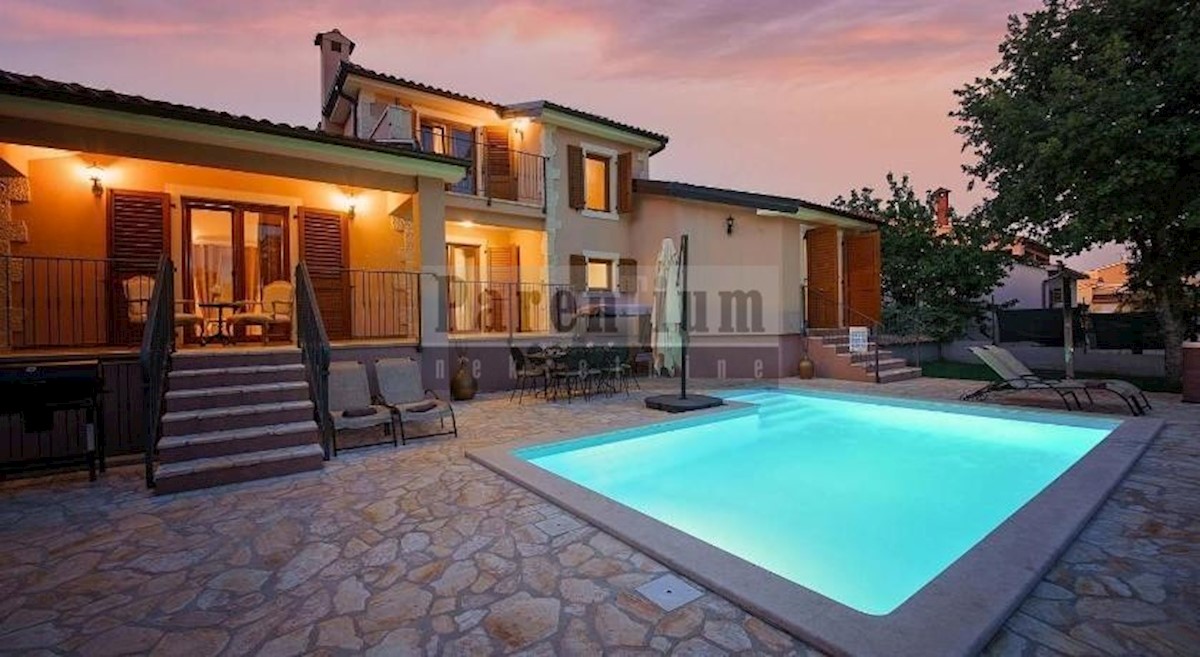 Bella casa in un villaggio tranquillo