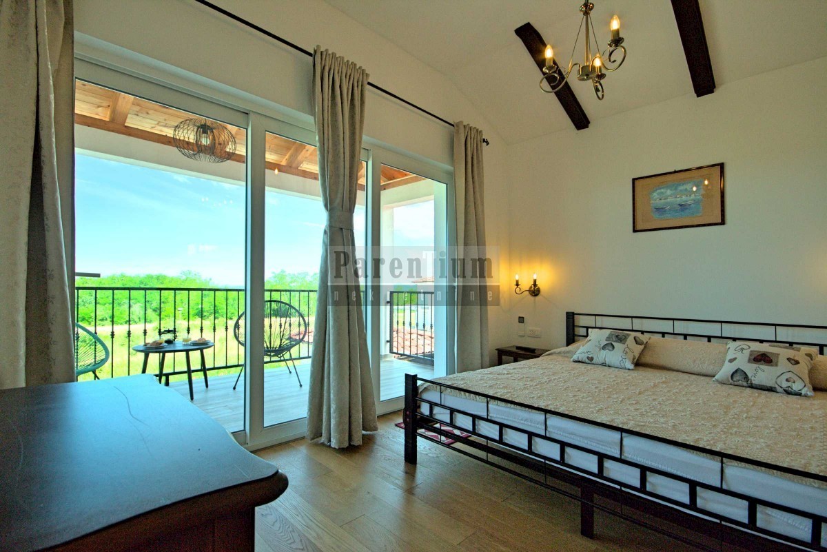 Parenzo, dintorni, bella casa con piscina