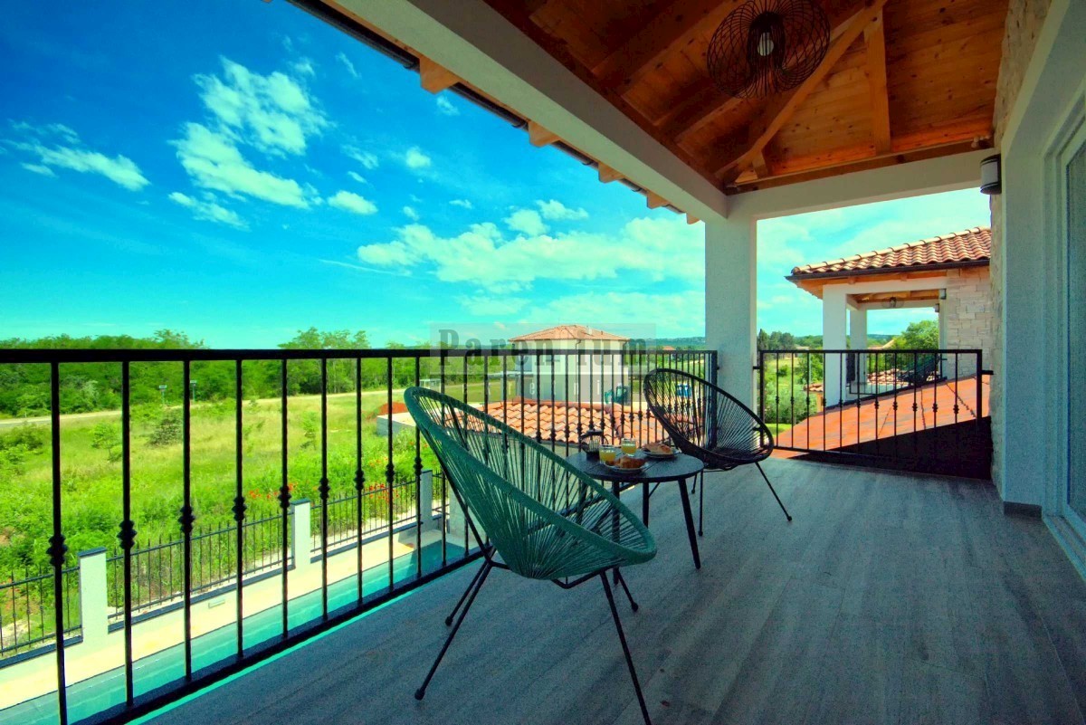 Parenzo, dintorni, bella casa con piscina