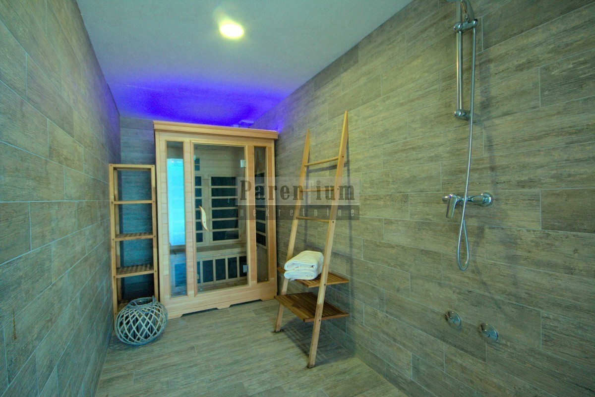 Parenzo, dintorni, bella casa con piscina