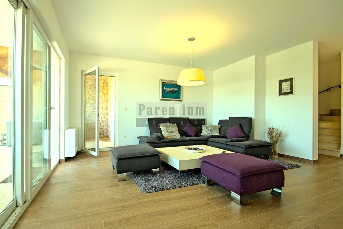 Parenzo, dintorni, bella casa con piscina