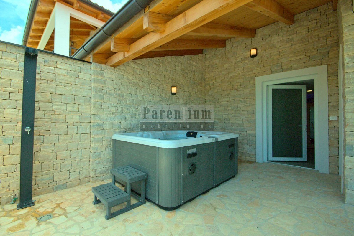 Parenzo, dintorni, bella casa con piscina