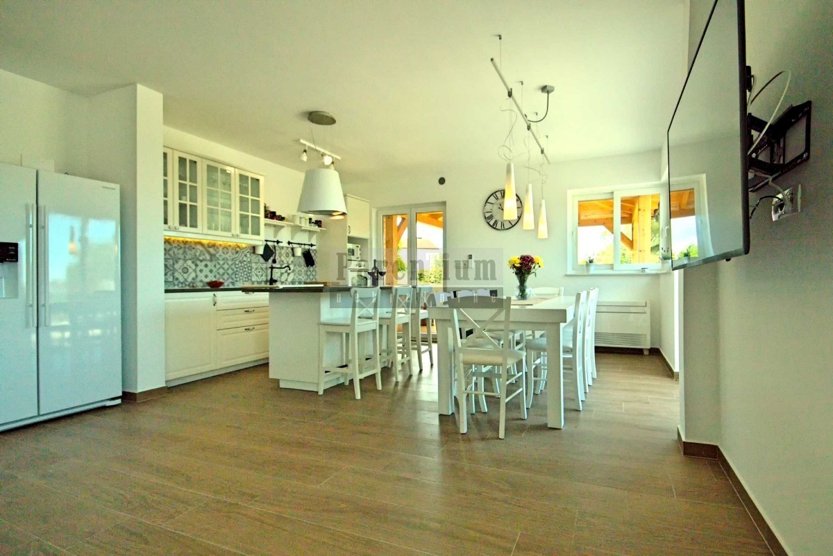 Parenzo, dintorni, bella casa con piscina