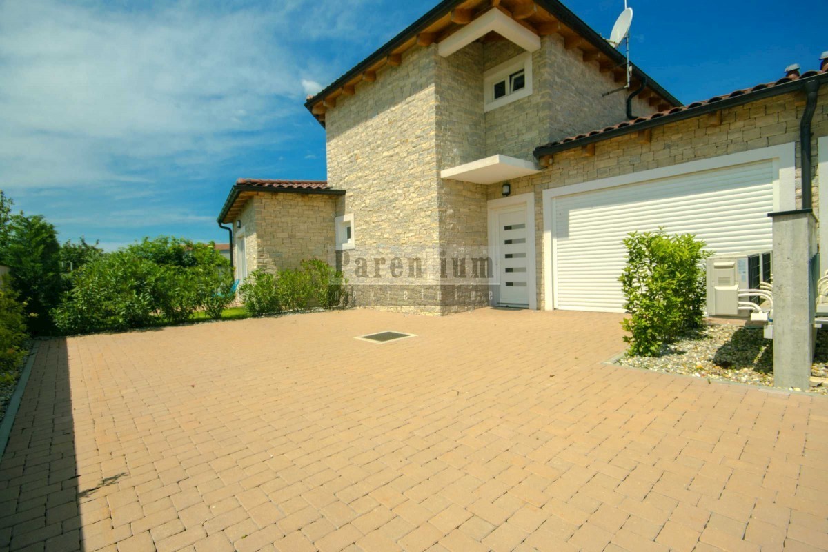 Parenzo, dintorni, bella casa con piscina