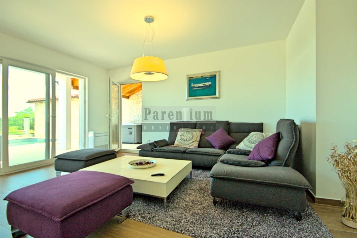 Parenzo, dintorni, bella casa con piscina