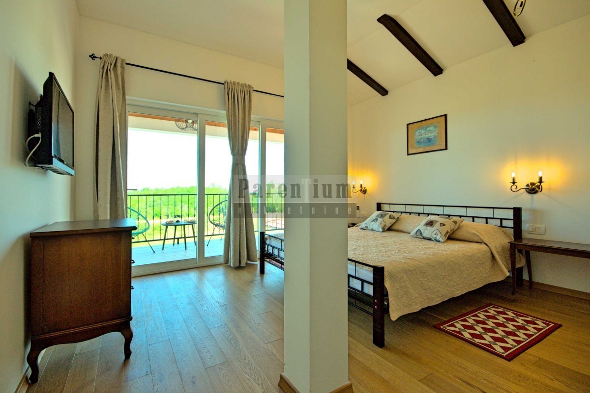 Parenzo, dintorni, bella casa con piscina