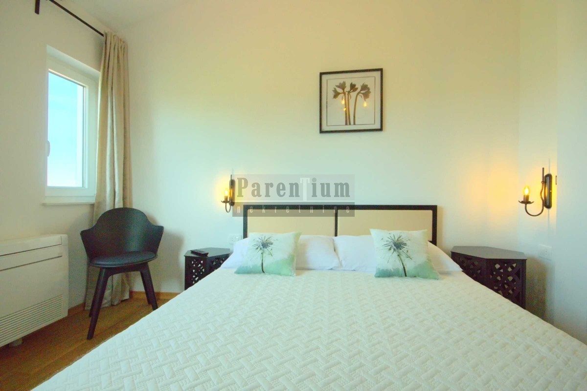 Parenzo, dintorni, bella casa con piscina