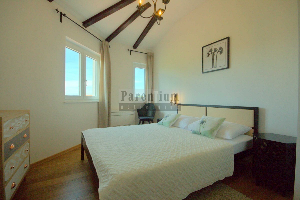 Parenzo, dintorni, bella casa con piscina