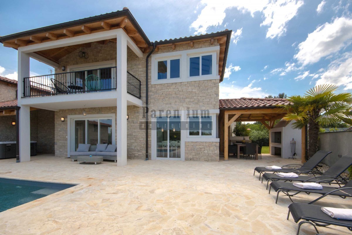 Parenzo, dintorni, bella casa con piscina