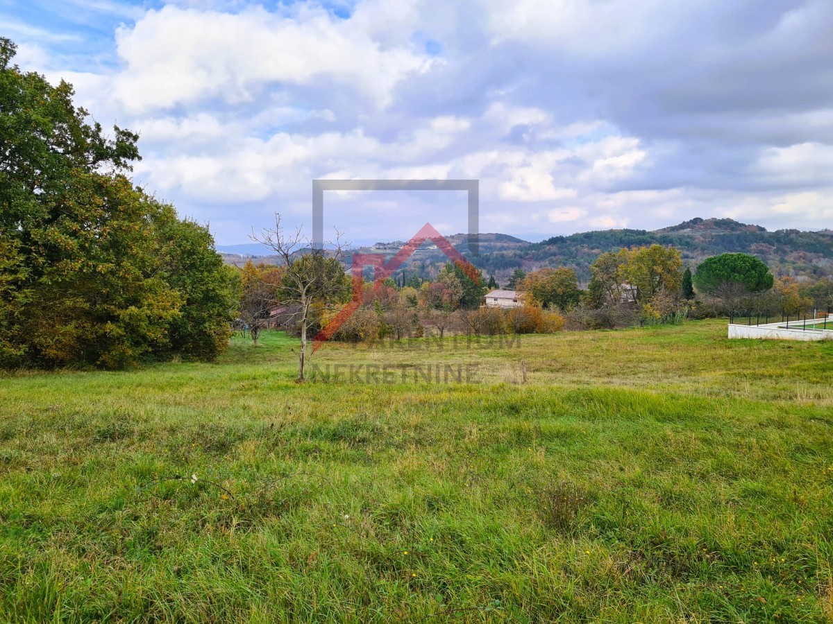 Istria, Motovun - Terreno edificabile in posizione eccellente con progetto