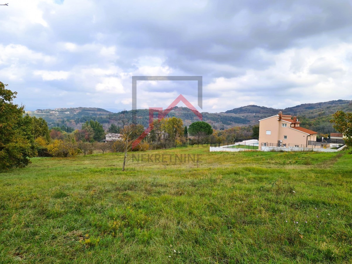 Istria, Motovun - Terreno edificabile in posizione eccellente con progetto