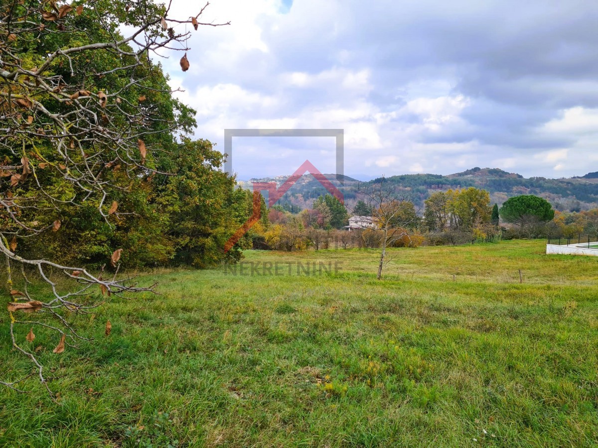 Istria, Motovun - Terreno edificabile in posizione eccellente con progetto