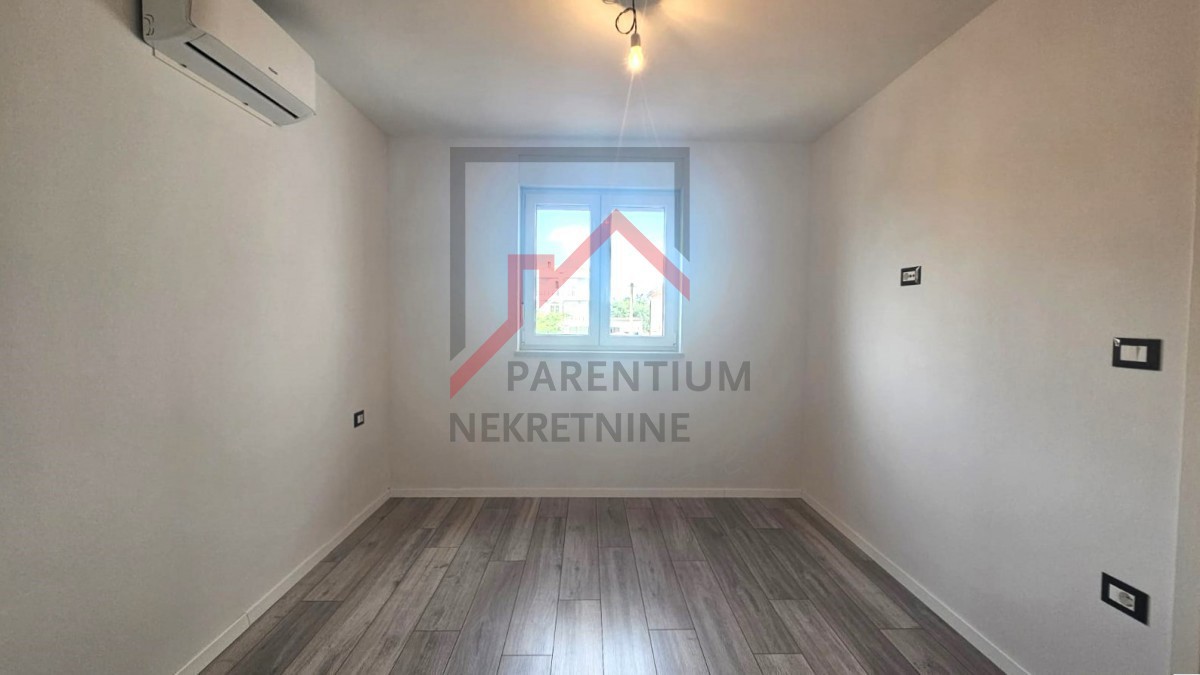 Appartamento con due camere da letto non lontano da Parenzo