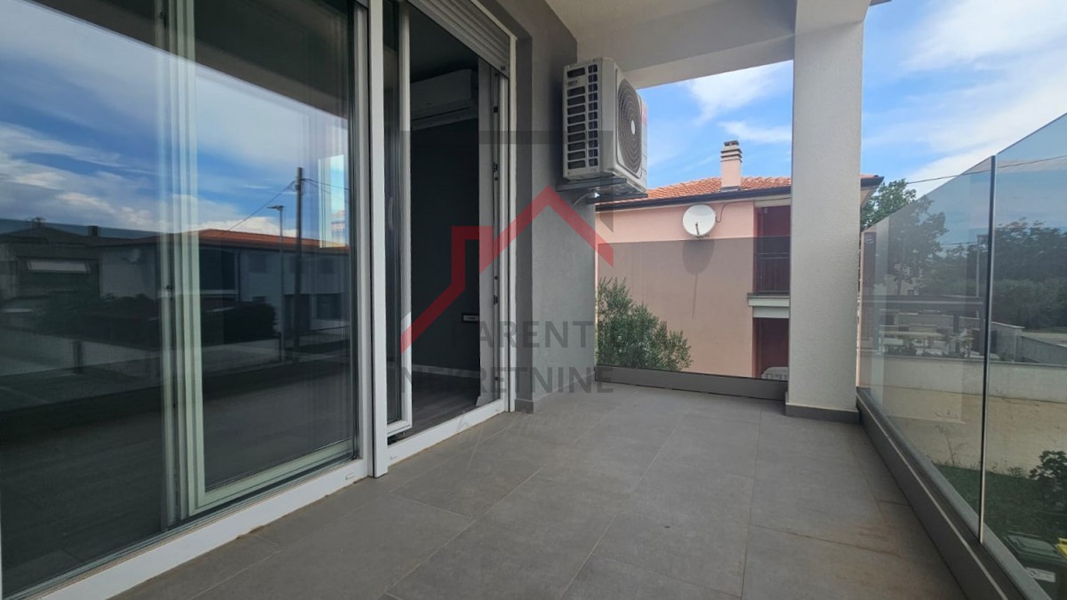 Appartamento con due camere da letto non lontano da Parenzo