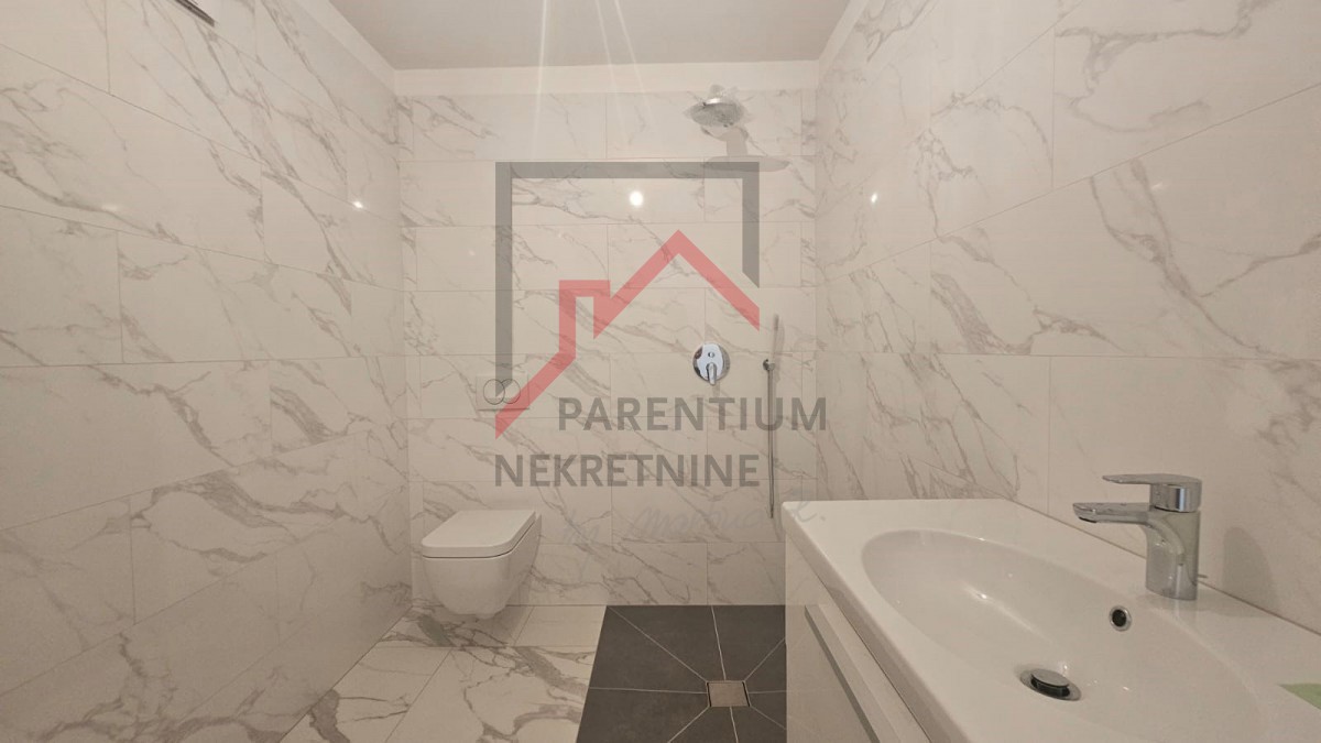 Appartamento con due camere da letto non lontano da Parenzo