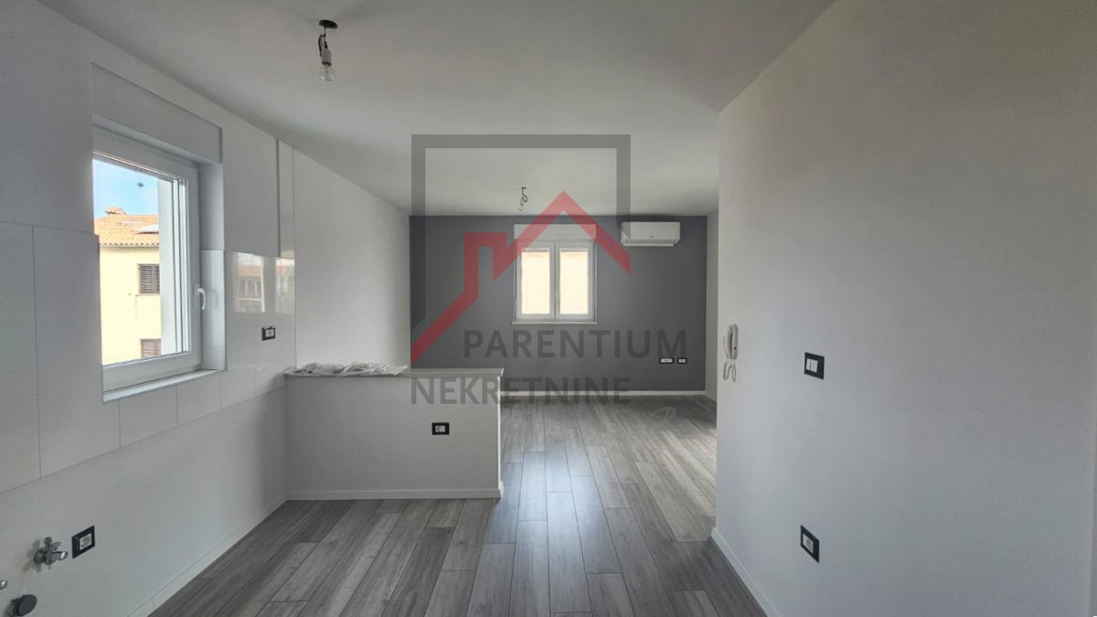 Appartamento con due camere da letto non lontano da Parenzo