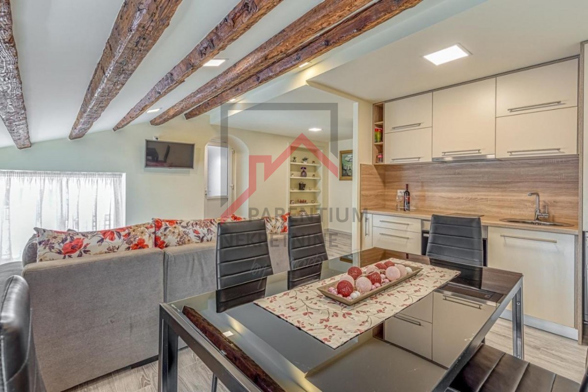 Istria, centro di Parenzo - Appartamento esclusivo in prima fila sul mare con magnifica vista