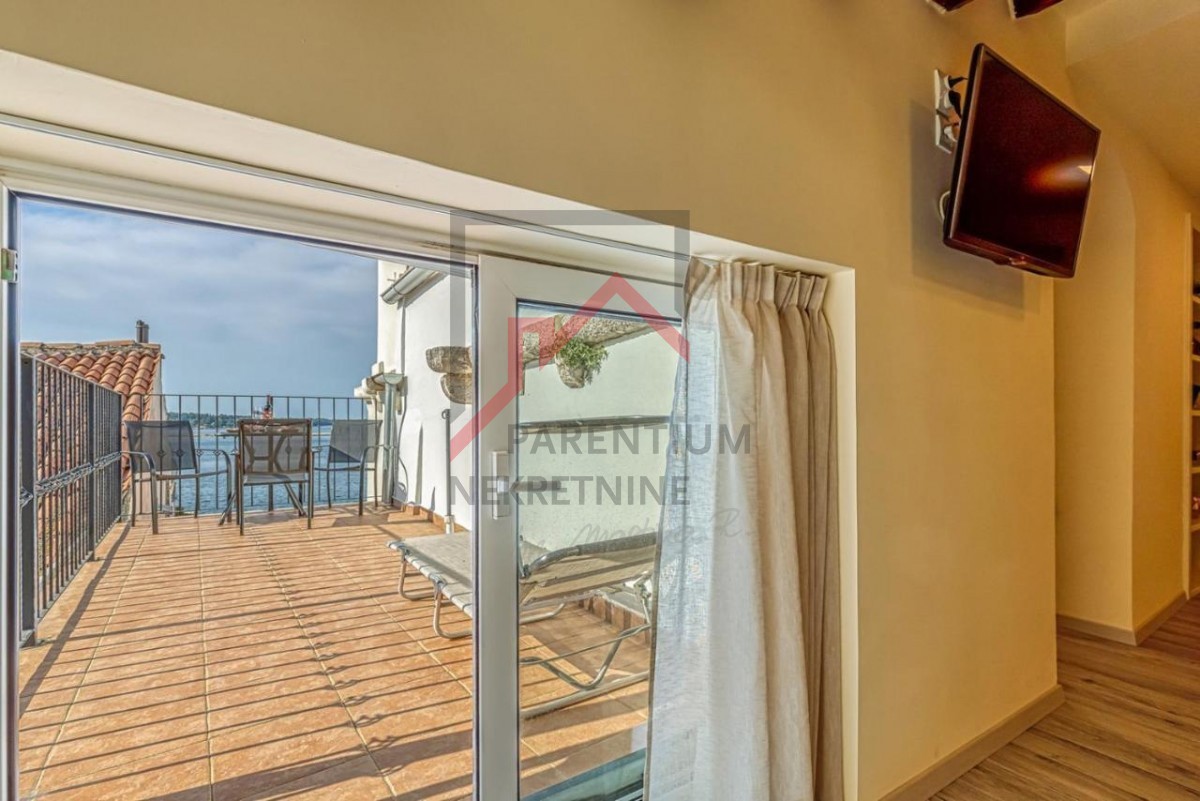 Istria, centro di Parenzo - Appartamento esclusivo in prima fila sul mare con magnifica vista