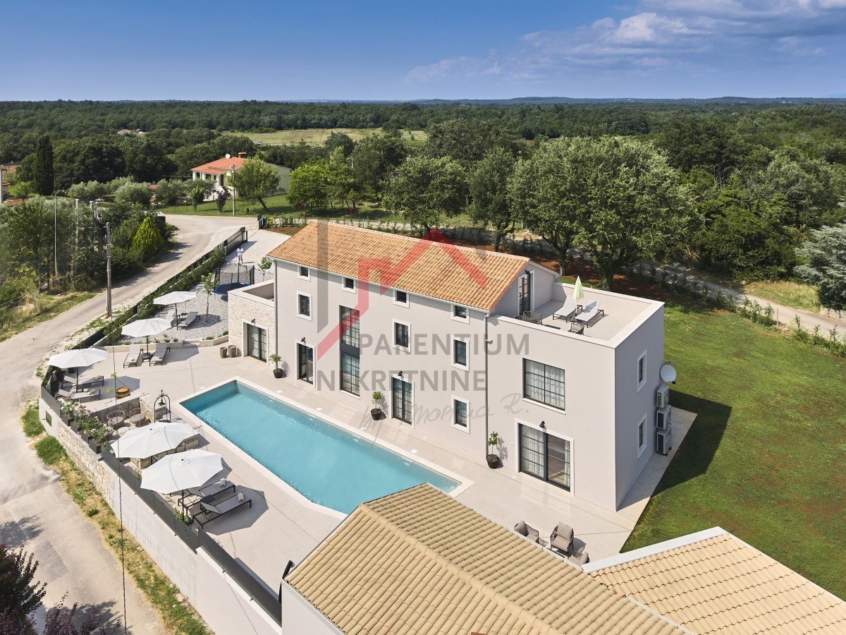 Bellissima villa nuova con ampio giardino