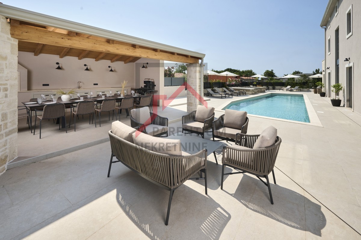 Bellissima villa nuova con ampio giardino