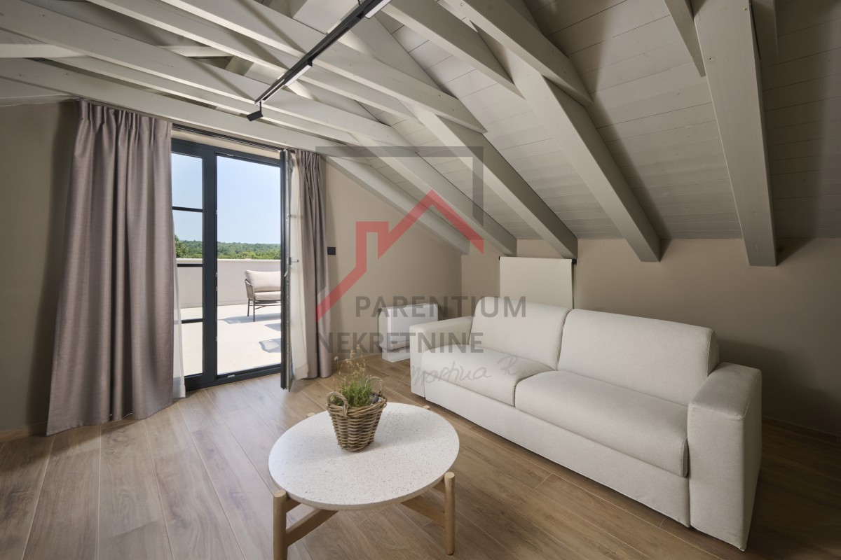 Bellissima villa nuova con ampio giardino