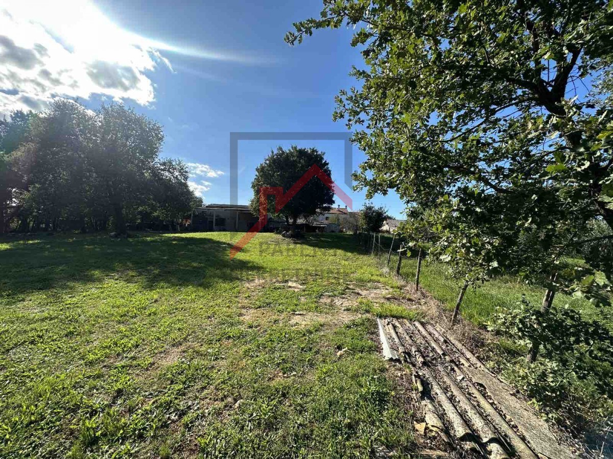 Terreno edificabile in posizione tranquilla ai margini del paese