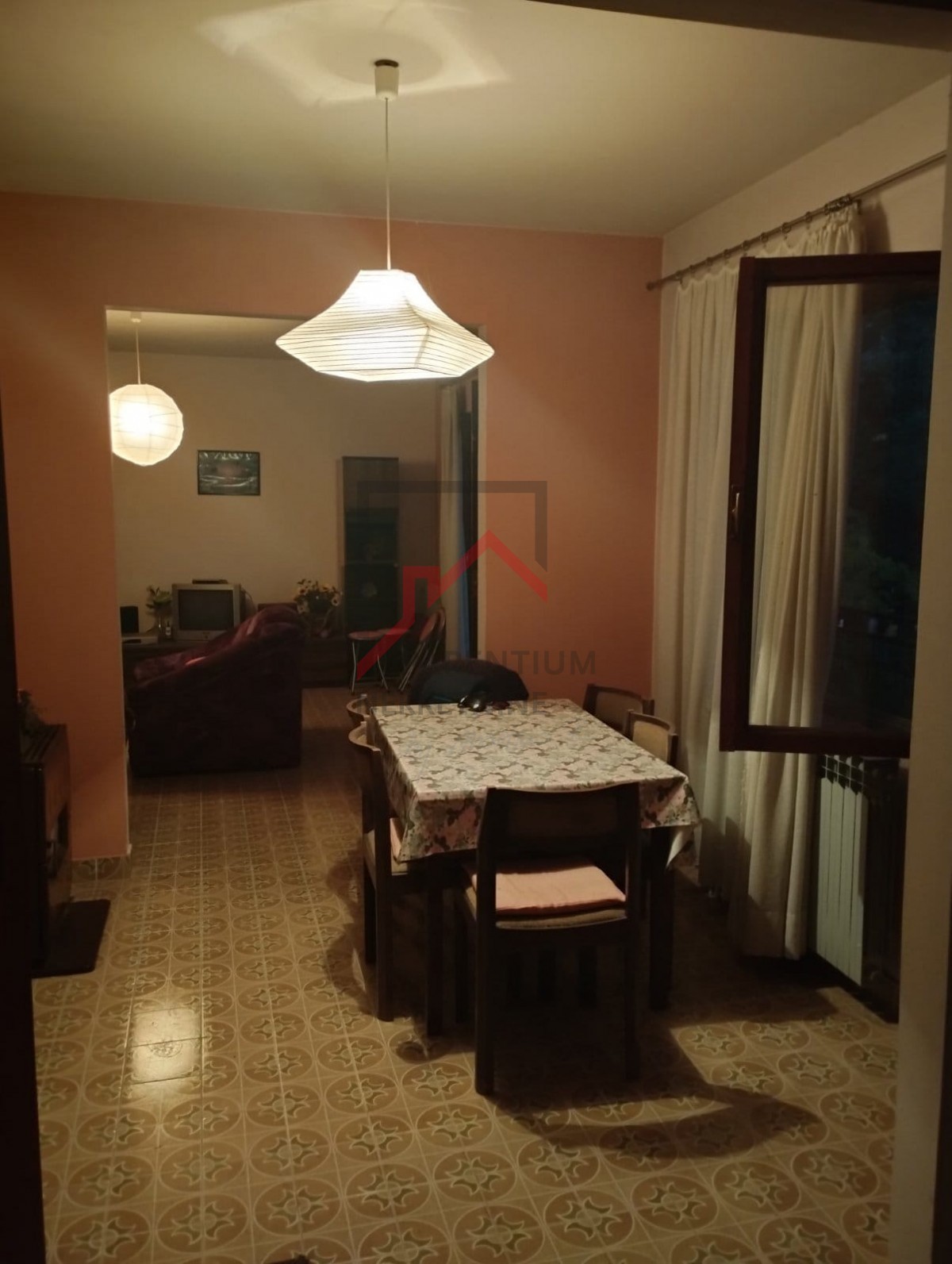 Casa indipendente con ampio giardino e terreno edificabile