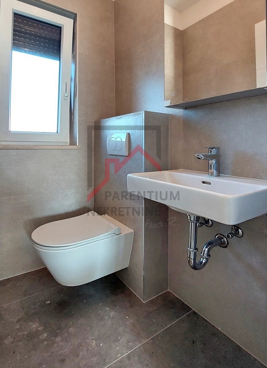 Appartamento di 72m2, nuova costruzione, due camere da letto, zona Parenzo