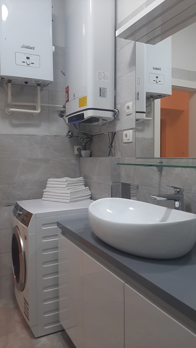 Appartamento con due camere da letto nel centro città – completamente ristrutturato e arredato