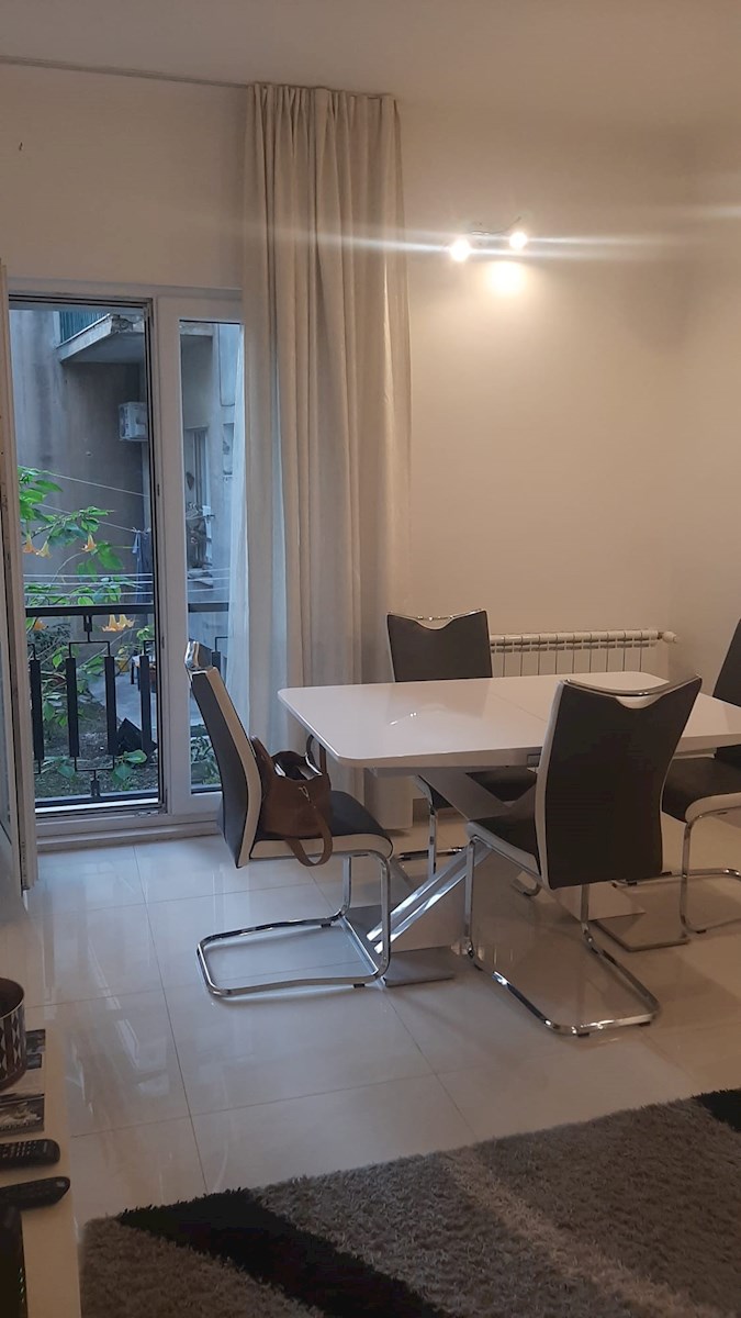 Appartamento con due camere da letto nel centro città – completamente ristrutturato e arredato