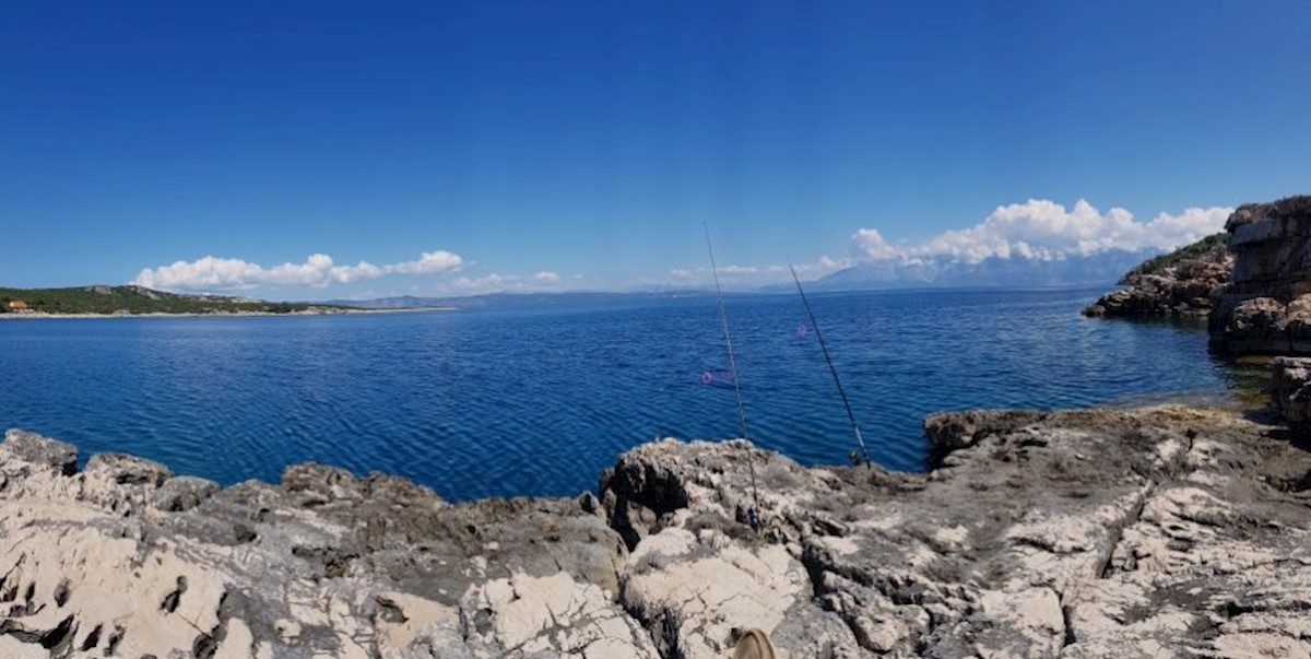 Hvar, Terreno edificabile, prima fila