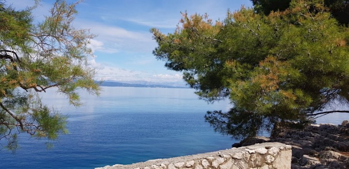 Hvar, Terreno edificabile, prima fila