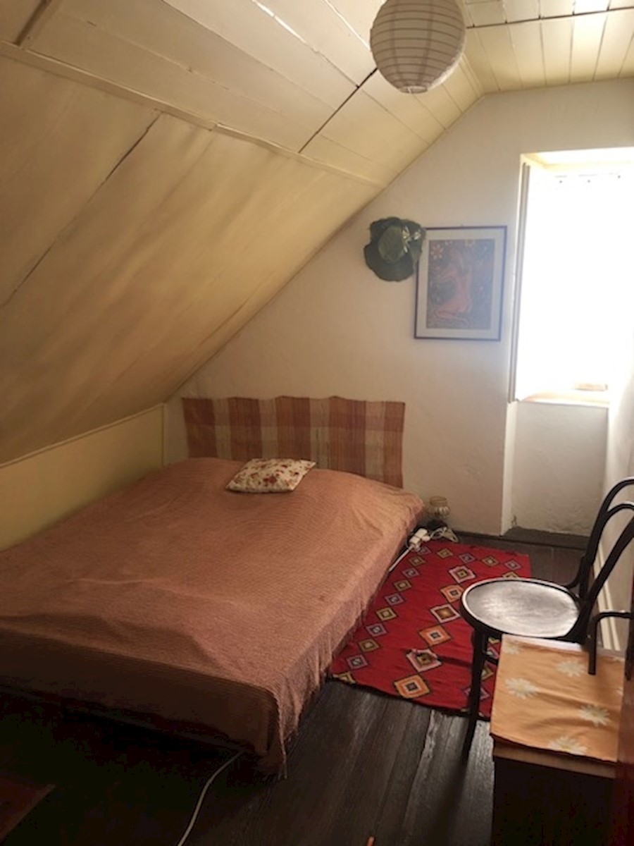 Stomorska - appartamento a due piani in una vecchia casa di pietra nel centro della citta