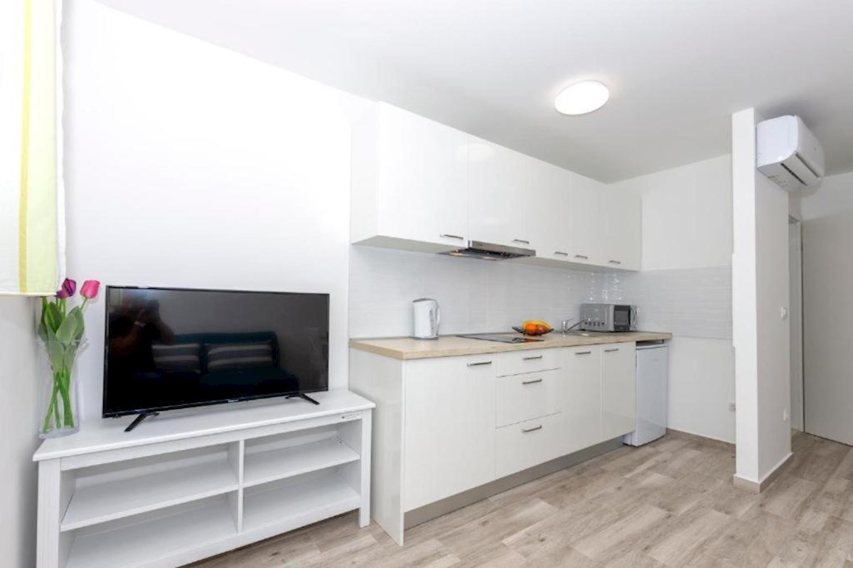 Appartamento Ristrutturato con Cortile in una Zona Prestigiosa – Meje/Zvončac, Spalato