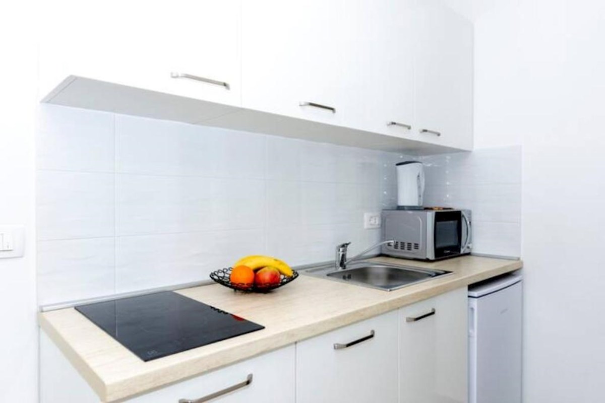 Appartamento Ristrutturato con Cortile in una Zona Prestigiosa – Meje/Zvončac, Spalato