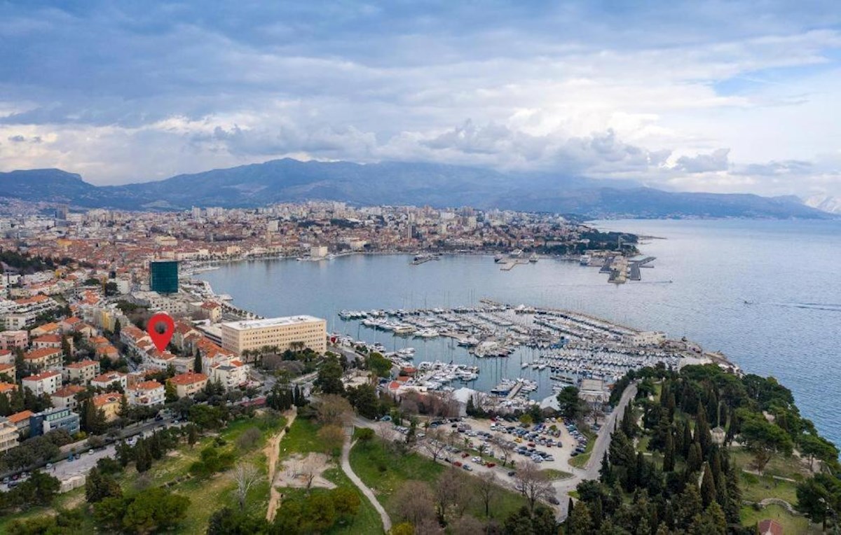 Appartamento Ristrutturato con Cortile in una Zona Prestigiosa – Meje/Zvončac, Spalato