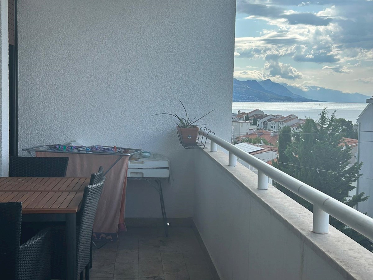 Ampio appartamento con vista mare parziale – Bačvice, Spalato