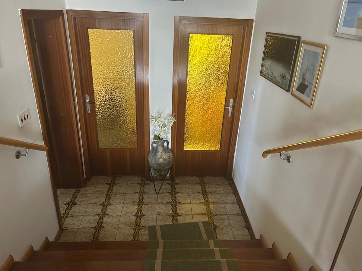 Ampio appartamento con vista mare parziale – Bačvice, Spalato