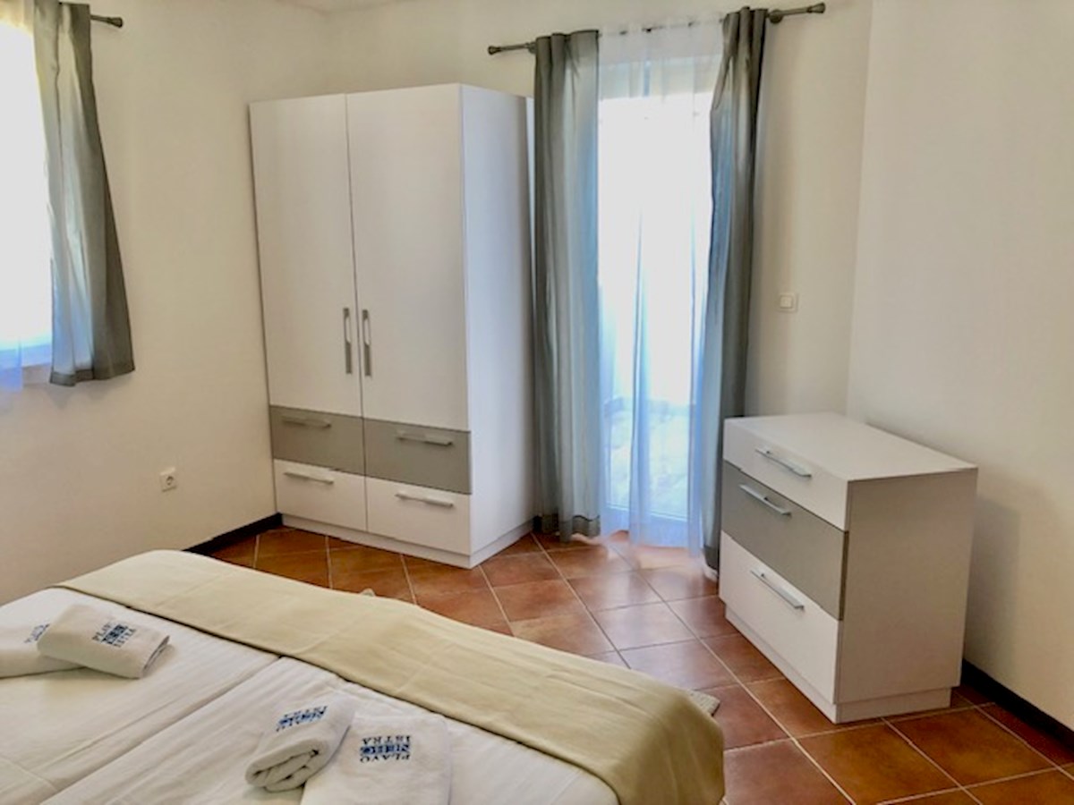 Appartamento bilocale al piano superiore, a 140 m dal mare