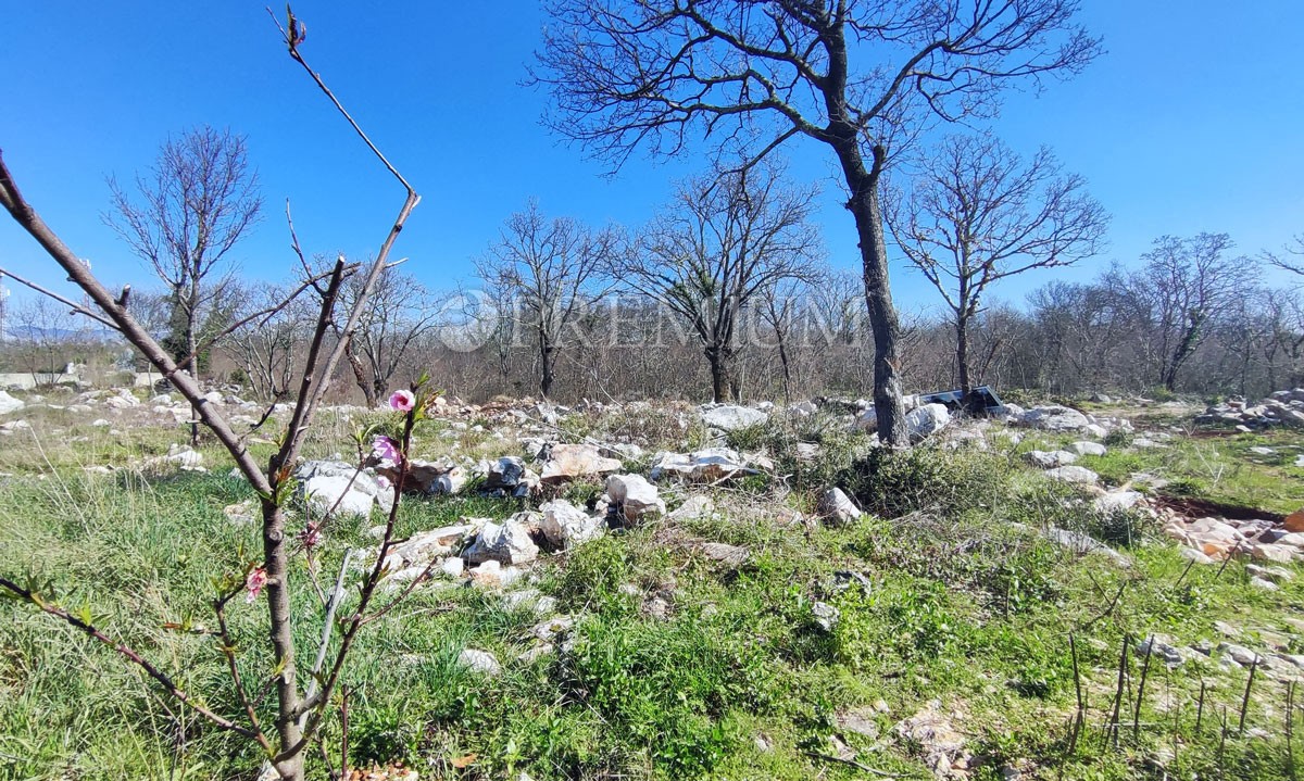 Njivice, vendita di terreno edificabile, zona 672!