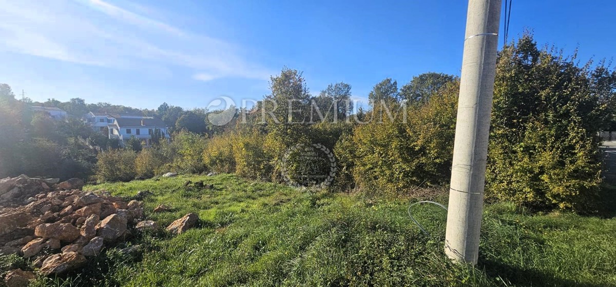 Baia di Soline, terreno edificabile a 1.500 m dal mare!